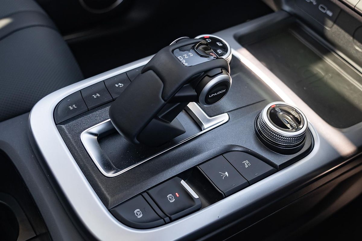 2025 GWM Tank 300 Ultra P01