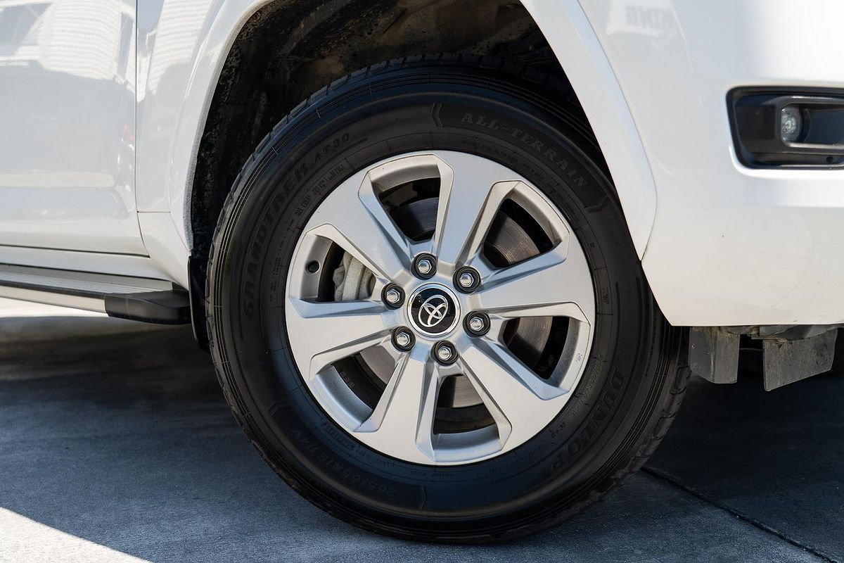 2023 Toyota Landcruiser GXL FJA300R