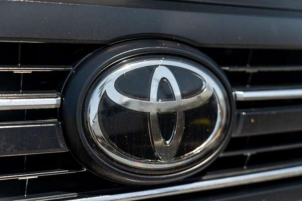 2023 Toyota Landcruiser GXL FJA300R