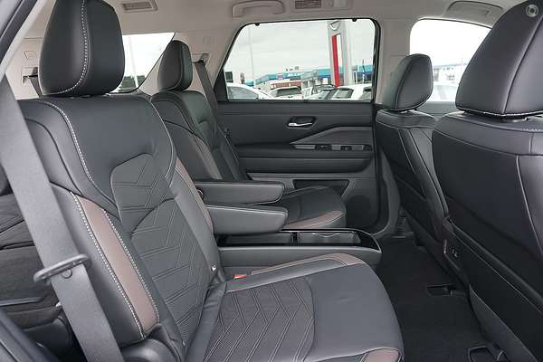 2024 Nissan Pathfinder Ti-L R53