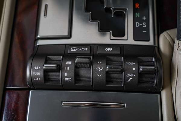 2010 Lexus LX