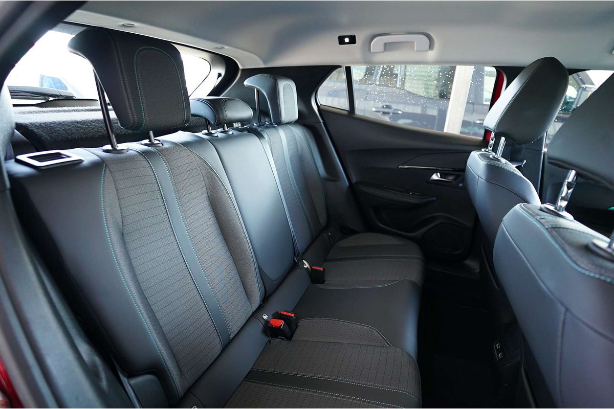 2021 Peugeot 2008 Allure P24