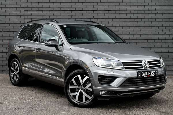 2018 Volkswagen Touareg Monochrome 7P