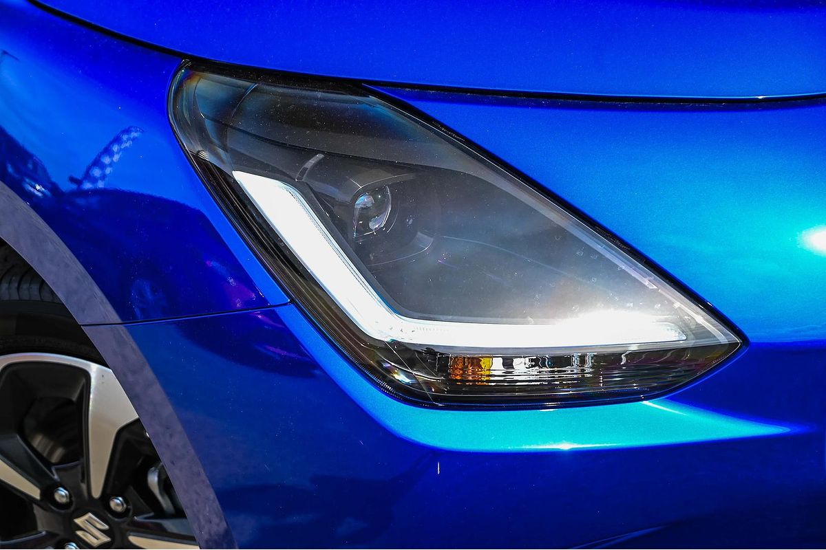 2025 Suzuki Swift Hybrid GLX UZ