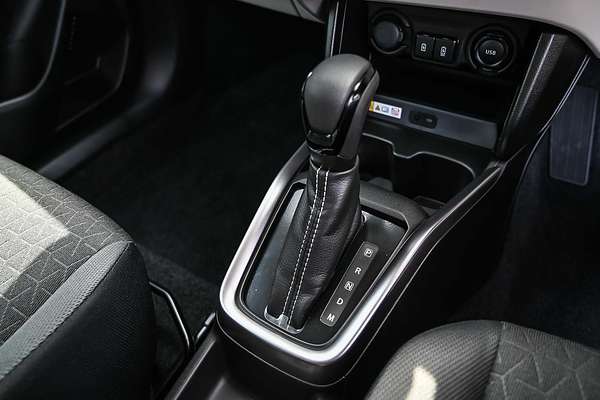 2025 Suzuki Swift Hybrid GLX UZ