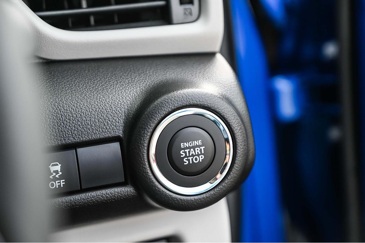 2025 Suzuki Swift Hybrid GLX UZ