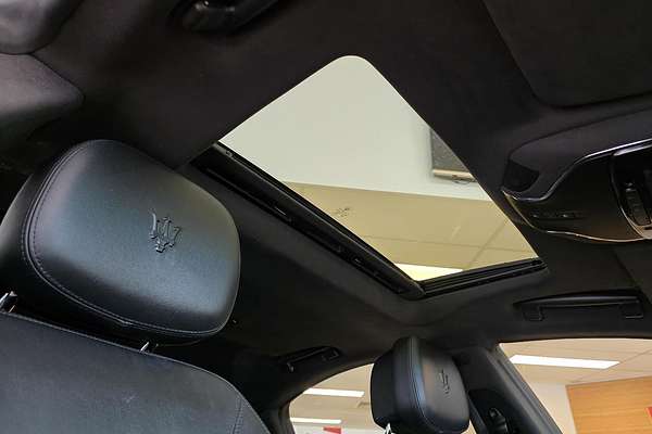 2015 Maserati Ghibli M157