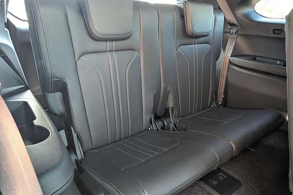 2025 Isuzu MU-X LS-T