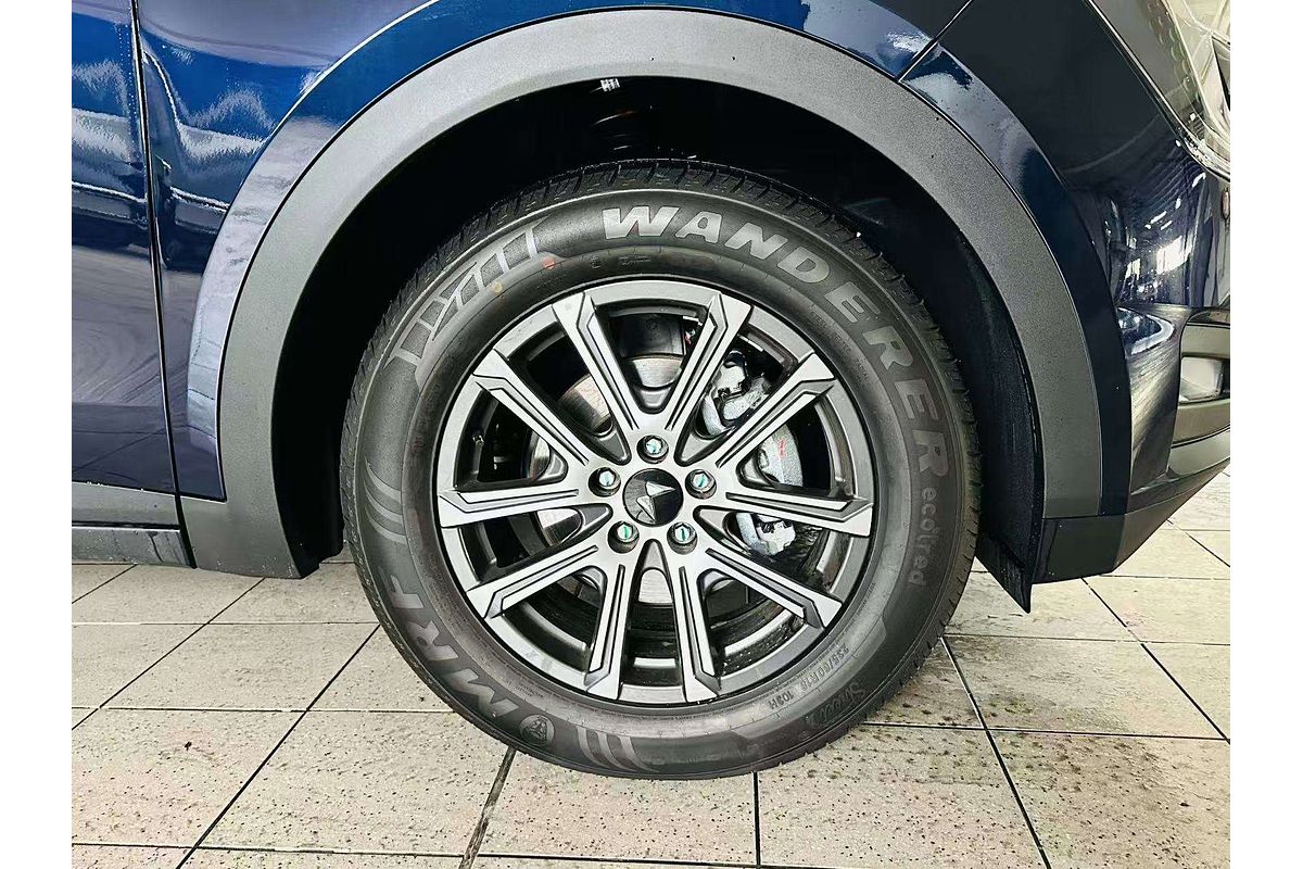 XUV700 AX7 L PET AT 7 SEATER BLK