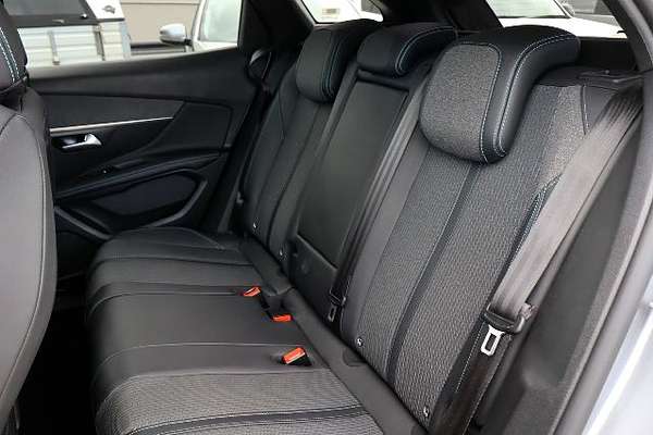 2022 Peugeot 3008 Allure P84
