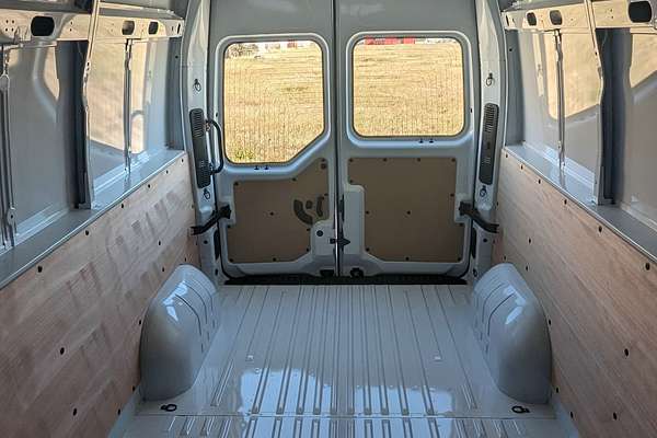 2025 Renault Master Pro 110kW X62 Phase 2 LWB Mid Roof