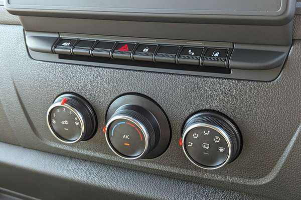 2025 Renault Master Pro 110kW X62 Phase 2 LWB Mid Roof