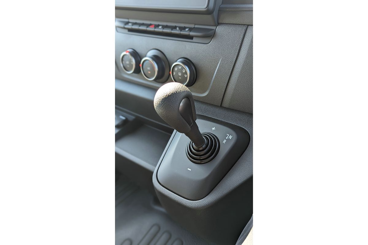 2025 Renault Master Pro 110kW X62 Phase 2 LWB Mid Roof