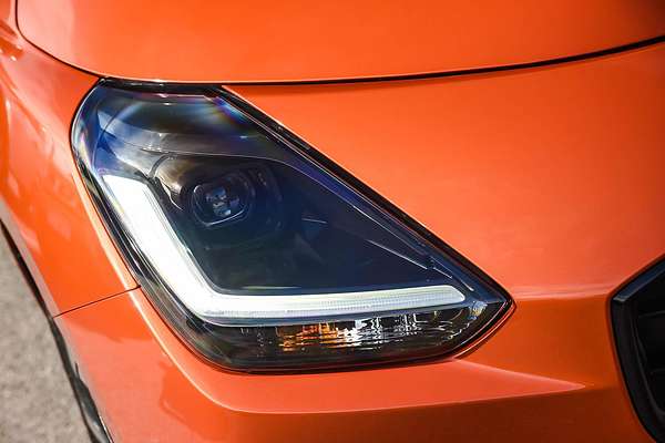 2025 Suzuki Swift Hybrid GLX UZ