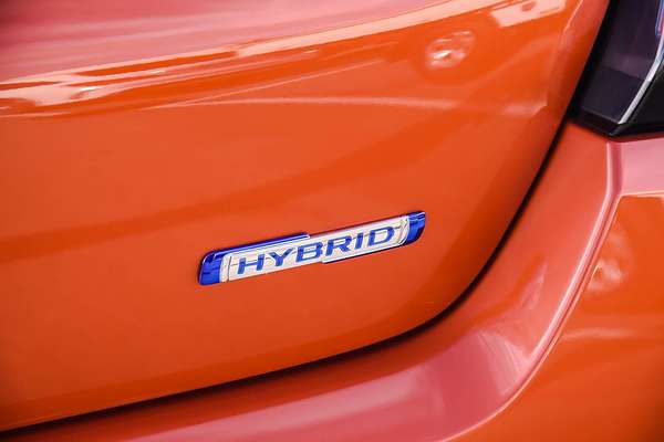 2025 Suzuki Swift Hybrid GLX UZ