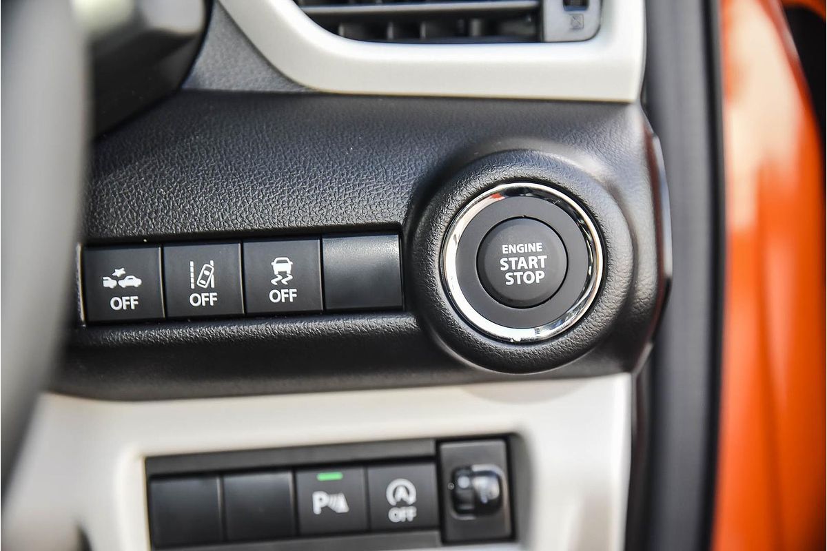 2025 Suzuki Swift Hybrid GLX UZ