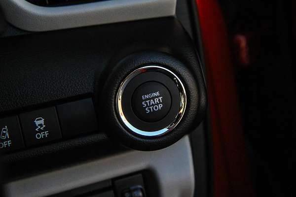 2025 Suzuki Swift Hybrid UZ