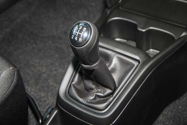 2025 Suzuki Swift Hybrid UZ