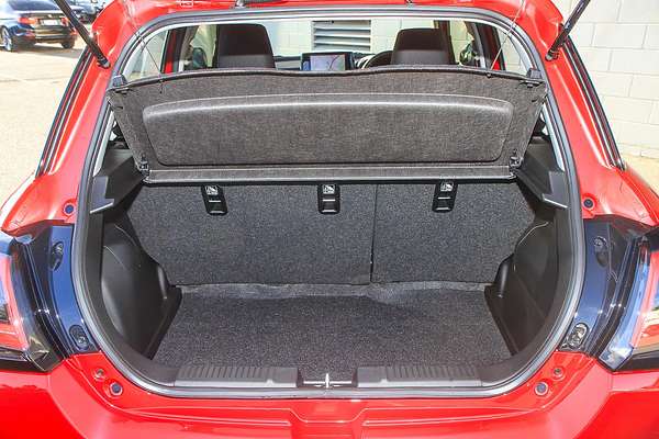 2025 Suzuki Swift Hybrid UZ