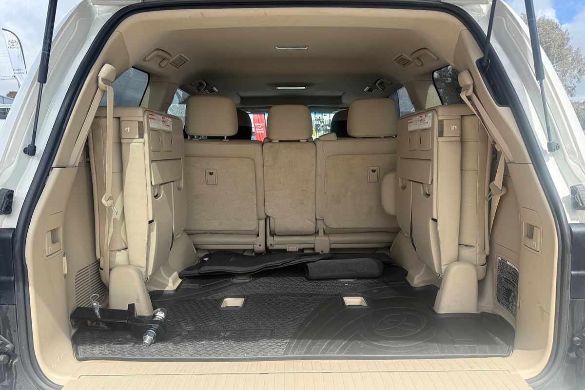 2017 Toyota Landcruiser Sahara VDJ200R
