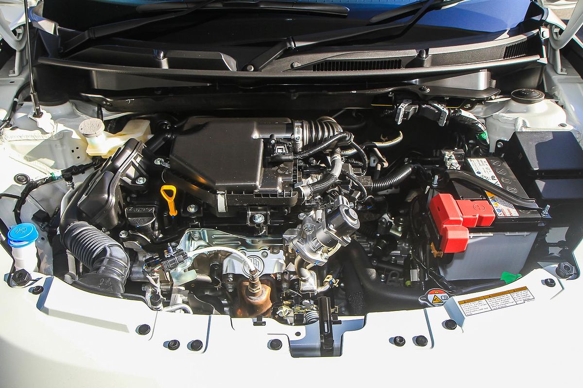 2025 Suzuki Swift Hybrid UZ