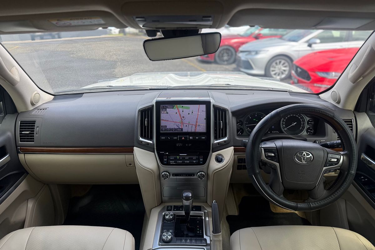 2017 Toyota Landcruiser Sahara VDJ200R