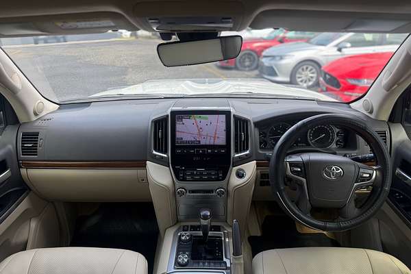 2017 Toyota Landcruiser Sahara VDJ200R