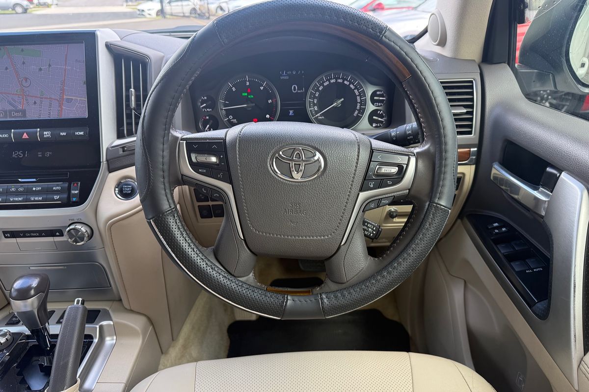 2017 Toyota Landcruiser Sahara VDJ200R