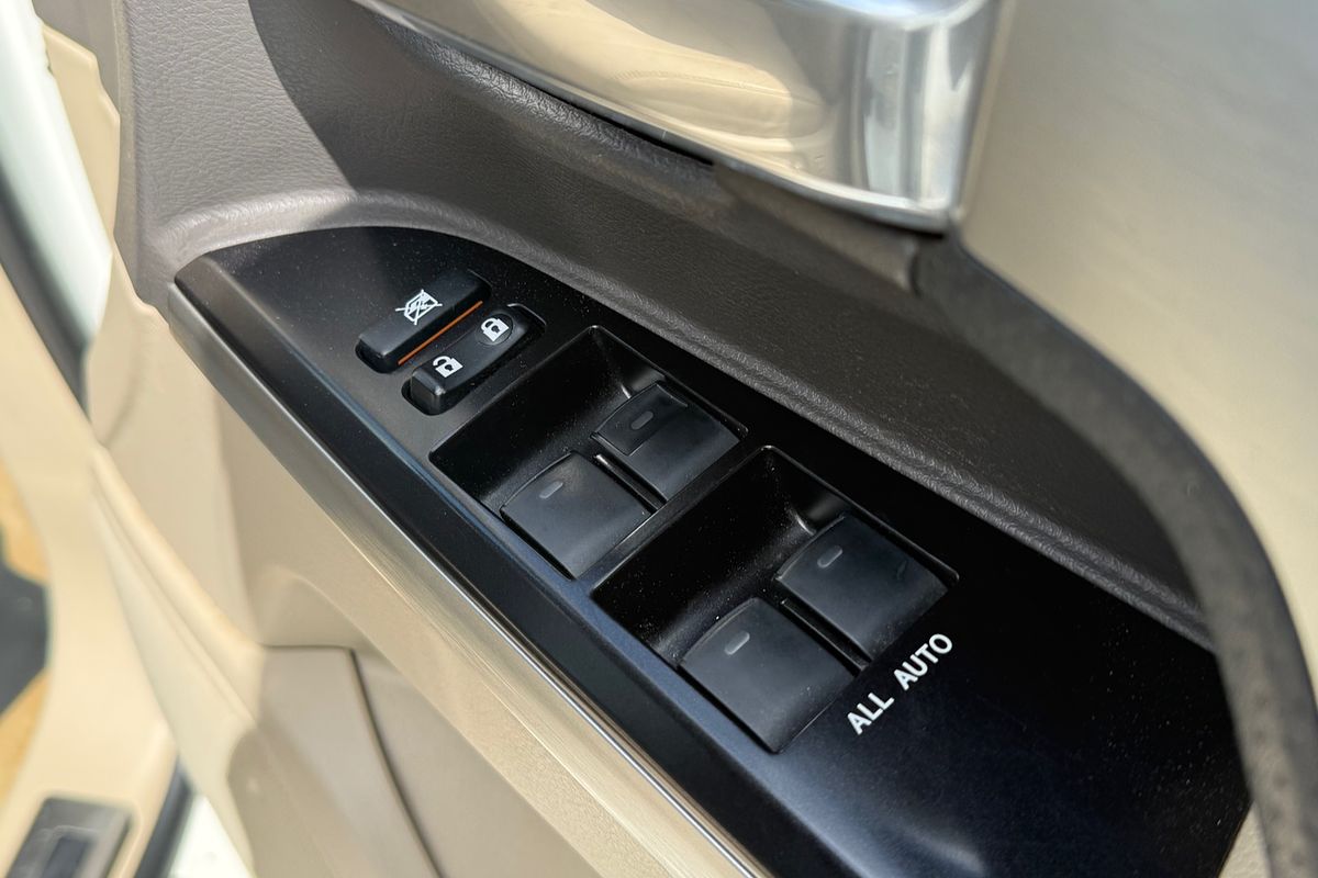 2017 Toyota Landcruiser Sahara VDJ200R