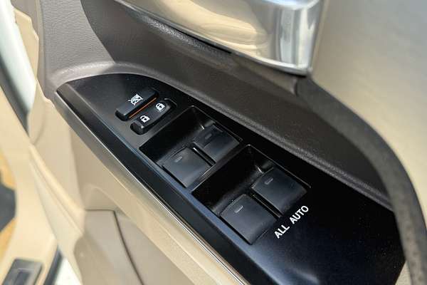 2017 Toyota Landcruiser Sahara VDJ200R