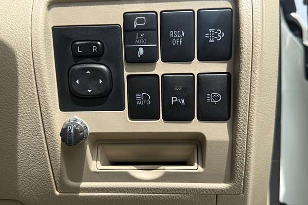 2017 Toyota Landcruiser Sahara VDJ200R