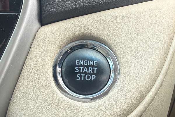 2017 Toyota Landcruiser Sahara VDJ200R