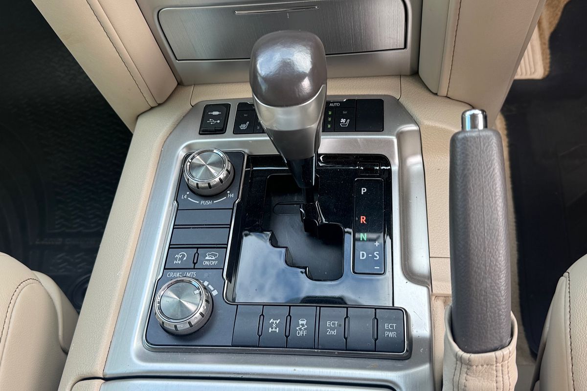 2017 Toyota Landcruiser Sahara VDJ200R