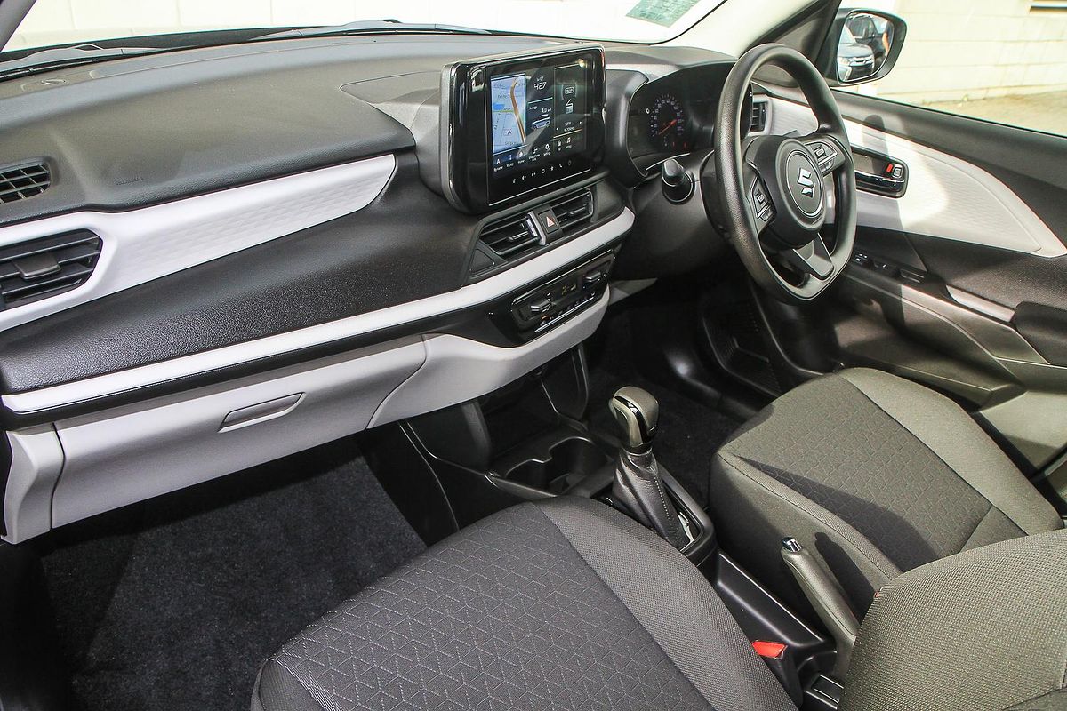 2025 Suzuki Swift Hybrid UZ