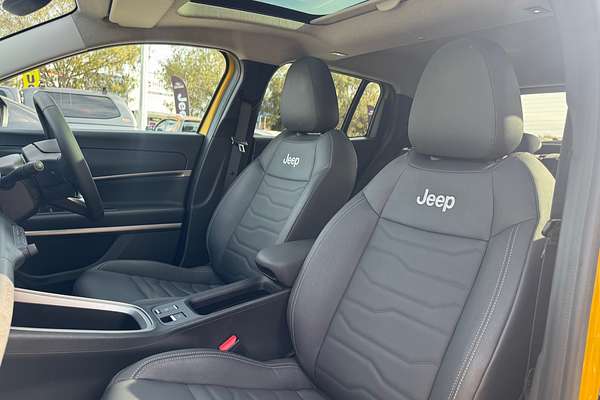 2024 Jeep Avenger Summit JJ