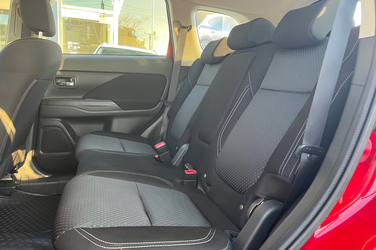 2021 Mitsubishi Outlander ES ZL