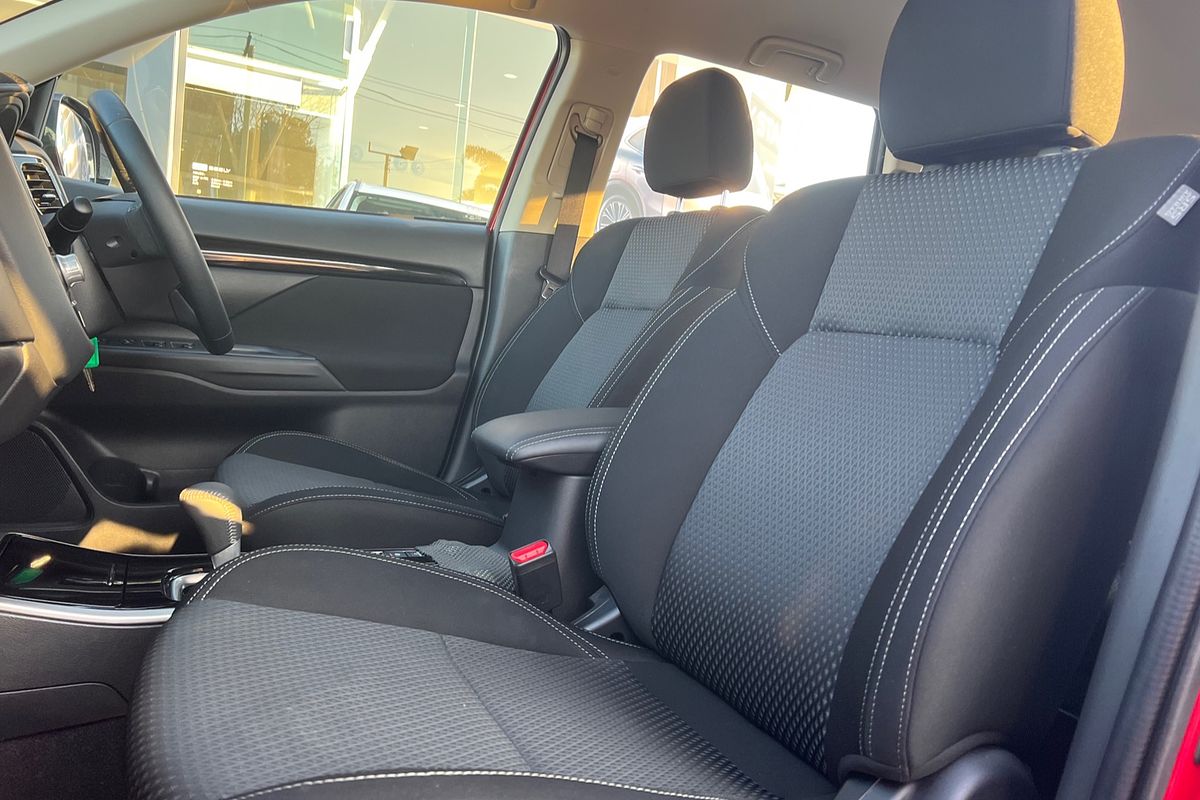 2021 Mitsubishi Outlander ES ZL