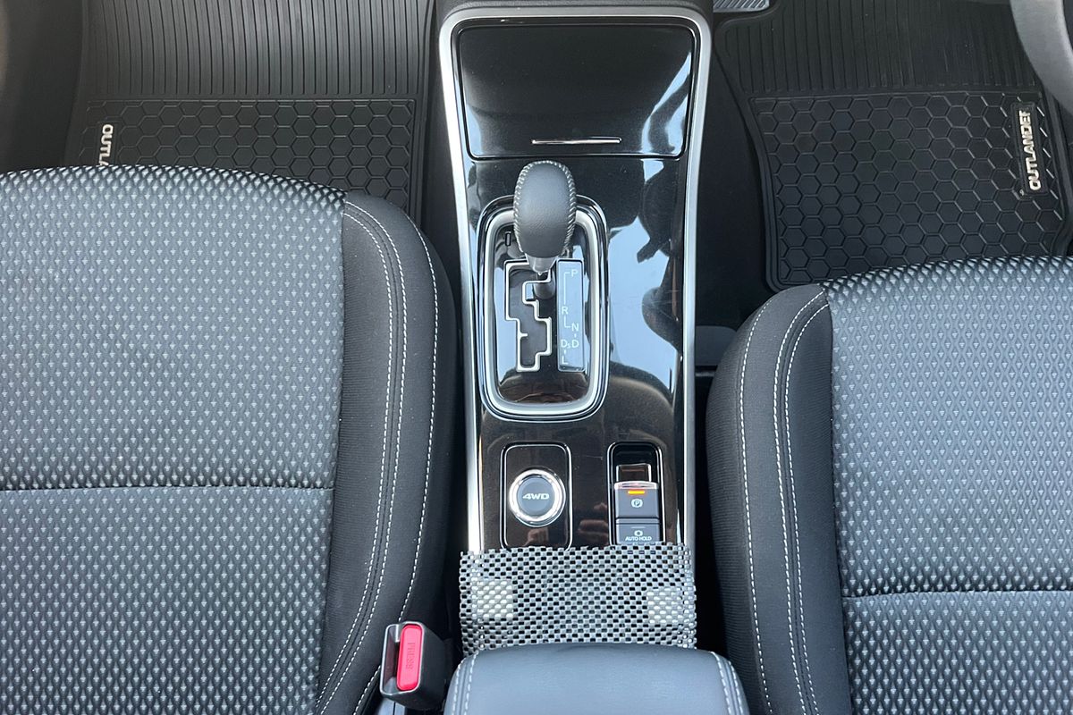 2021 Mitsubishi Outlander ES ZL