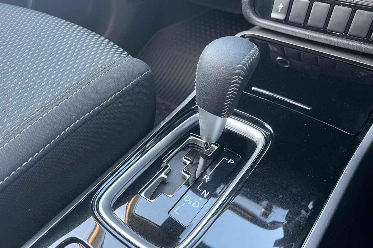 2021 Mitsubishi Outlander ES ZL
