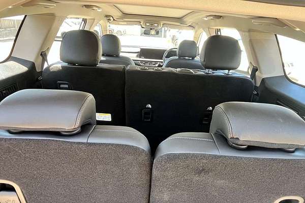 2025 Mahindra XUV700 AX7L