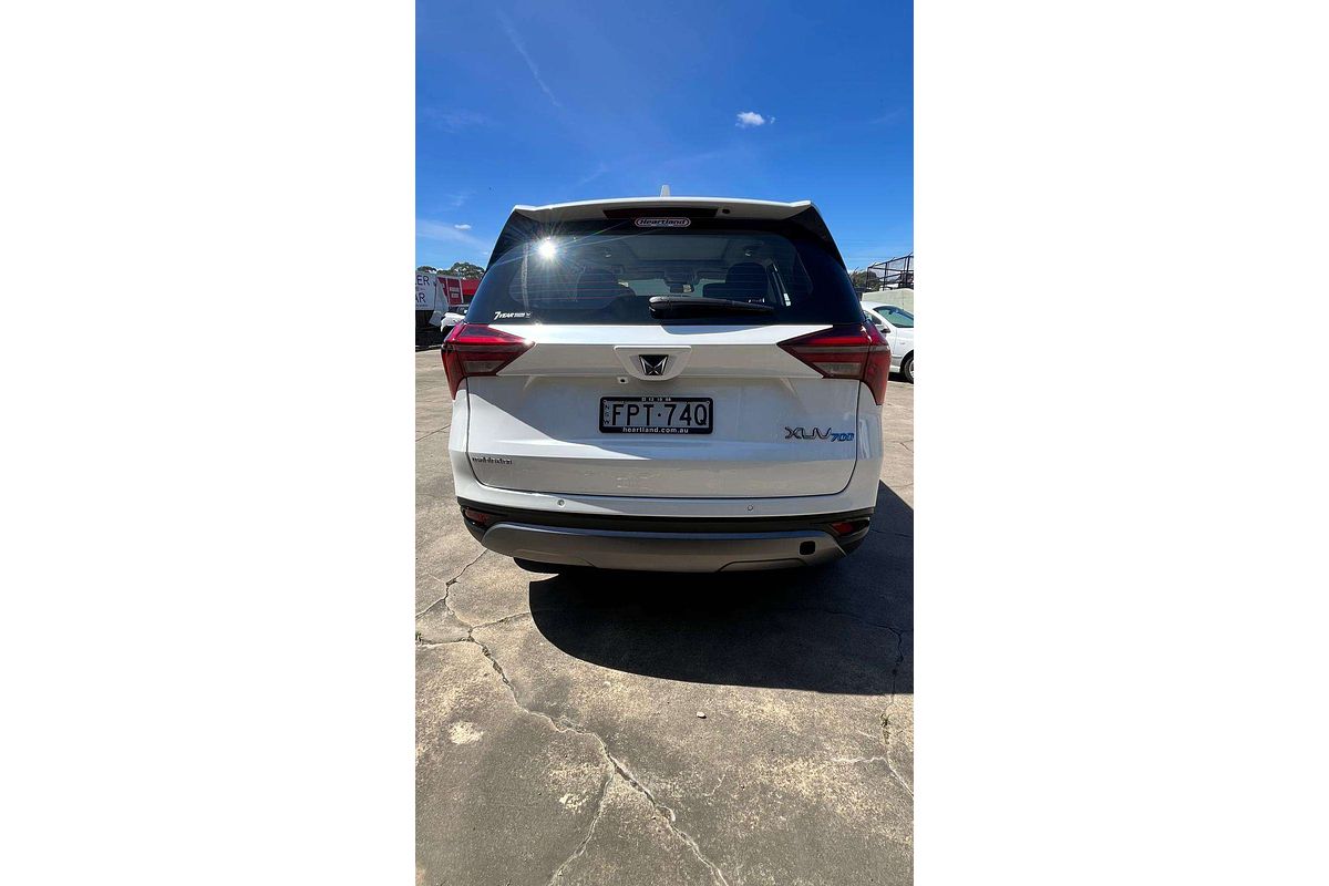 2025 Mahindra XUV700 AX7L