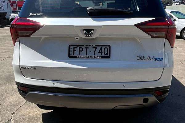 2025 Mahindra XUV700 AX7L