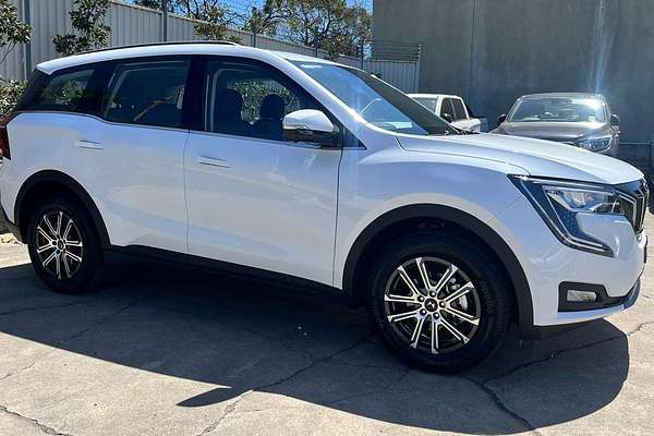 2025 Mahindra XUV700 AX7L