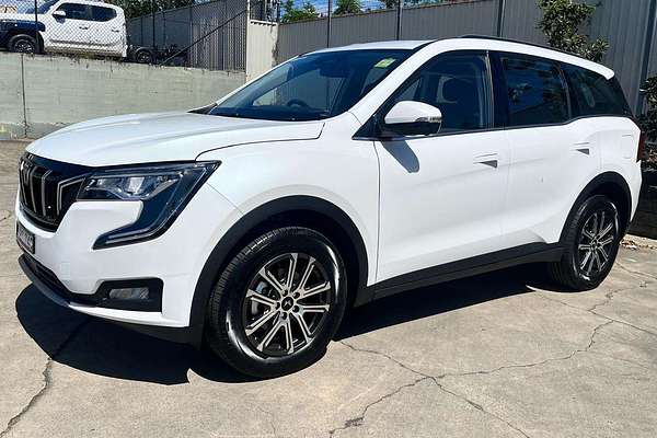 2025 Mahindra XUV700 AX7L