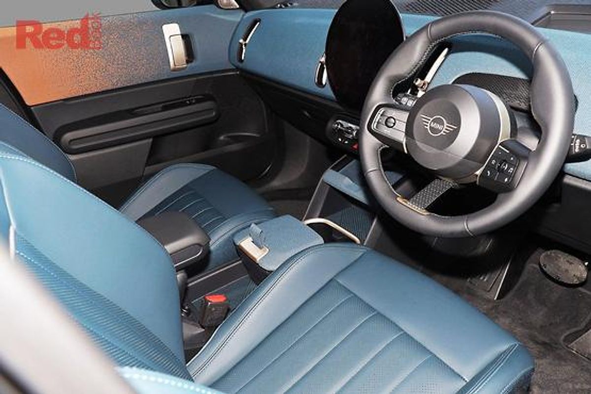 2025 MINI Countryman S Favoured U25