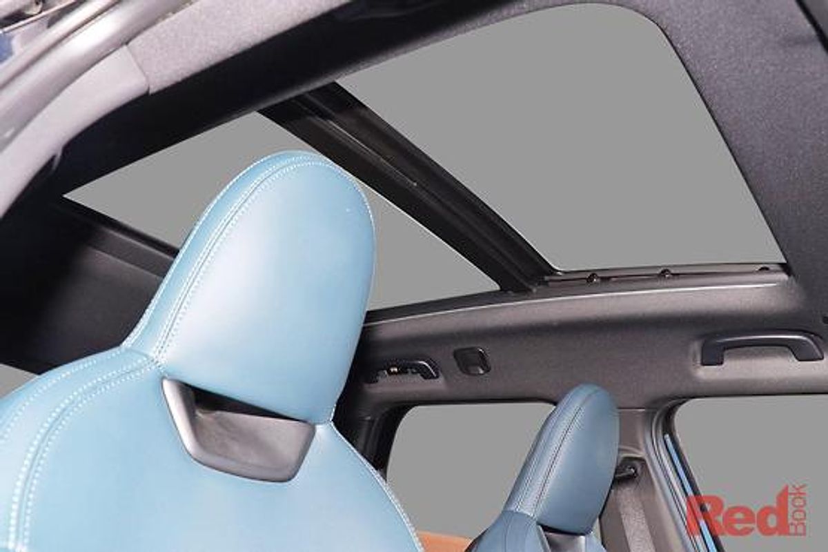 2025 MINI Countryman S Favoured U25
