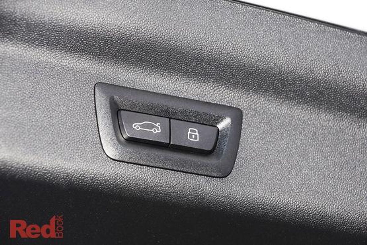 2025 MINI Countryman S Favoured U25