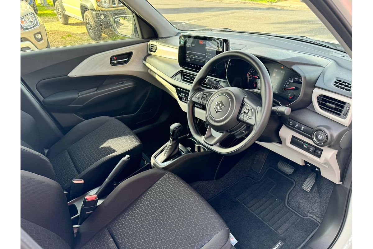 2025 Suzuki Swift Hybrid UZ