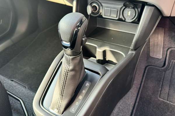 2025 Suzuki Swift Hybrid UZ