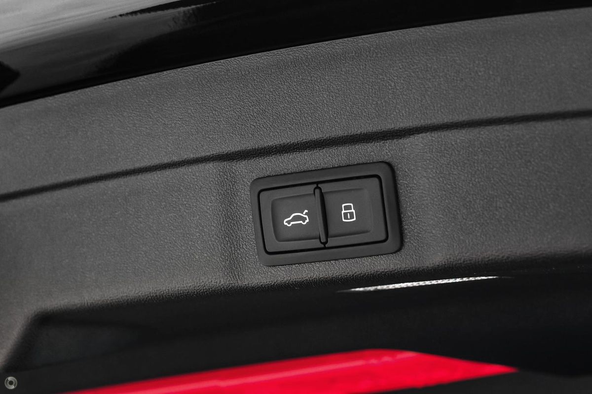 2025 Audi A5 TFSI 150kW S line B10